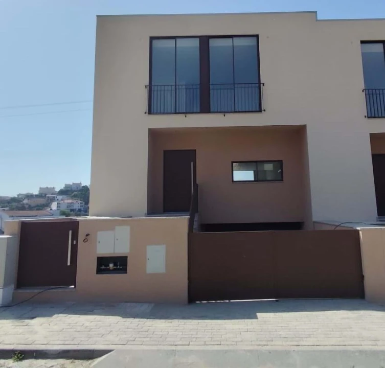 Moradia T3 para Venda em Cristelos, Boim e Ordem Foto 1