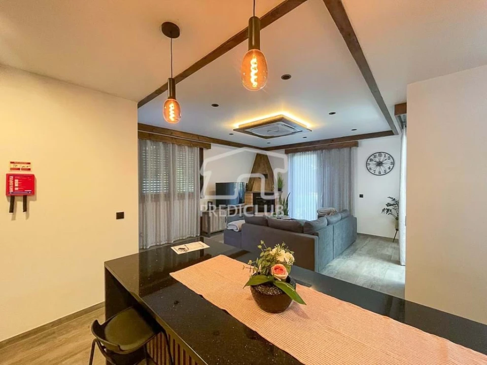 Moradia T2 para Venda em Arco da Calheta Foto 9