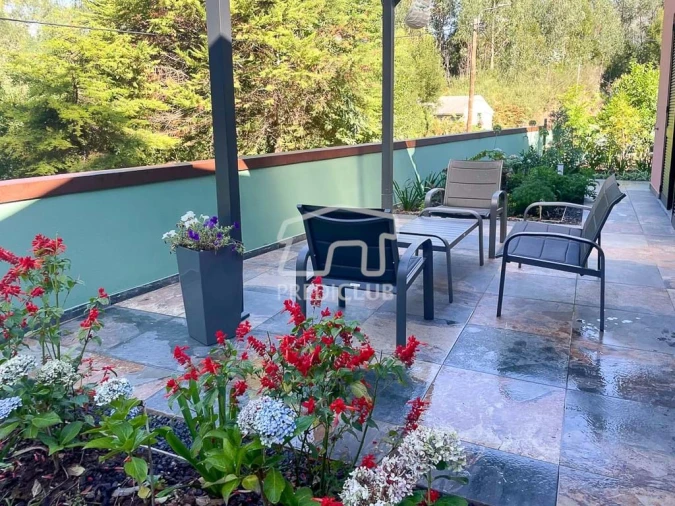 Moradia T2 para Venda em Arco da Calheta Foto 14