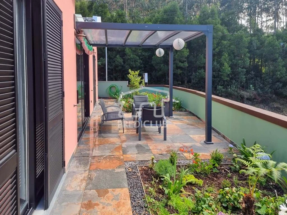 Moradia T2 para Venda em Arco da Calheta Foto 15