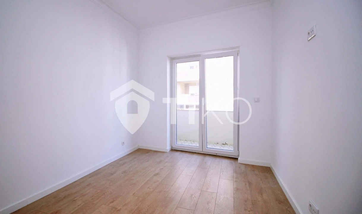 Apartamento T2 para Venda em Almada, Cova da Piedade, Pragal e Cacilhas Foto 4