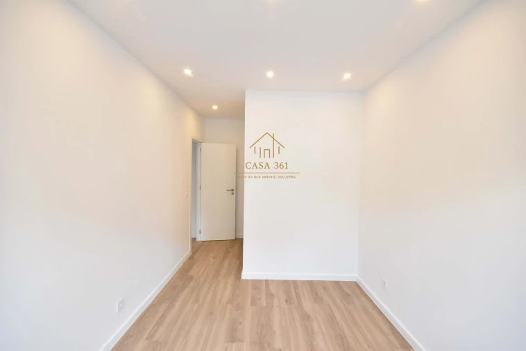 Apartamento T2 para Venda em Santa Iria de Azoia, São João da Talha e Bobadela Foto 23