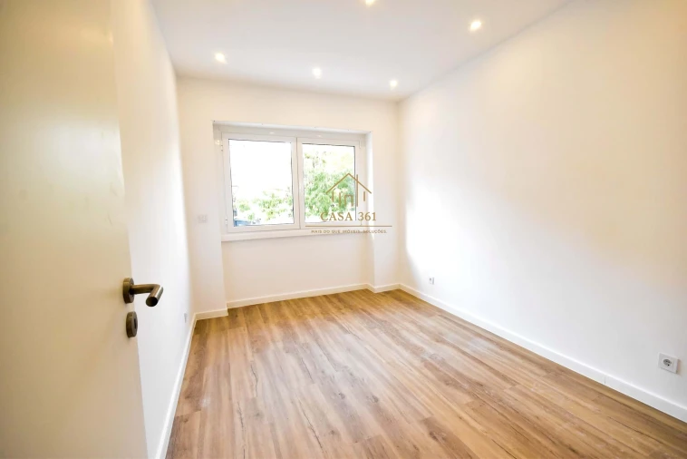 Apartamento T2 para Venda em Santa Iria de Azoia, São João da Talha e Bobadela Foto 15