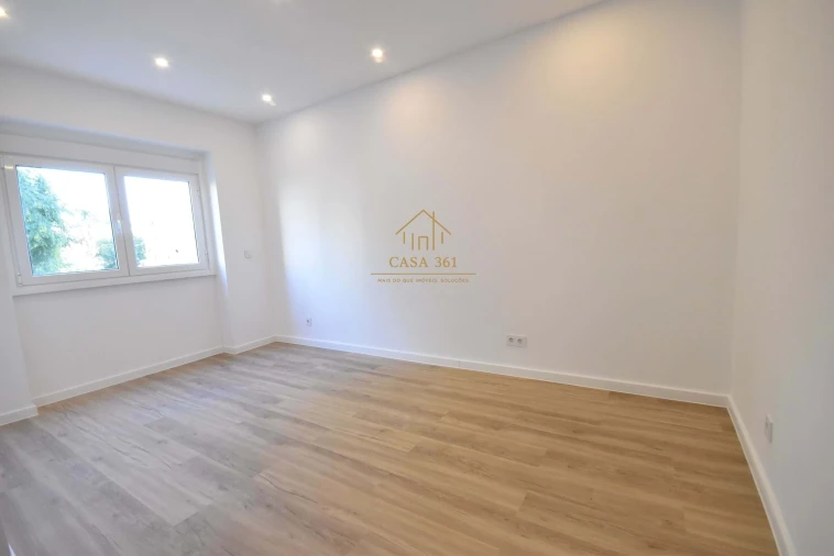 Apartamento T2 para Venda em Santa Iria de Azoia, São João da Talha e Bobadela Foto 9