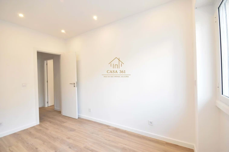 Apartamento T2 para Venda em Santa Iria de Azoia, São João da Talha e Bobadela Foto 17