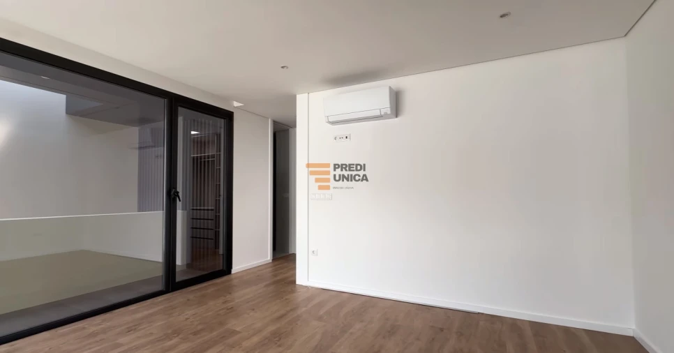 Moradia T3 para Venda em Fânzeres e São Pedro da Cova Foto 34