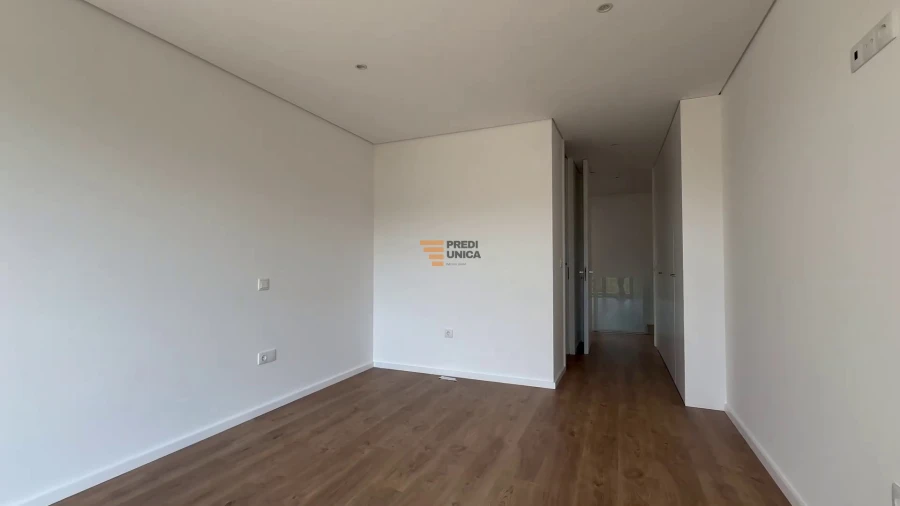 Moradia T3 para Venda em Fânzeres e São Pedro da Cova Foto 10