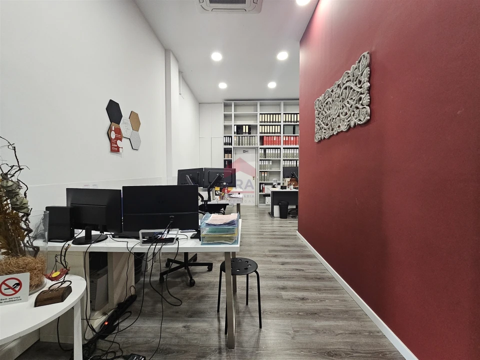 Loja para Arrendamento em Faro (Sé e São Pedro) Foto 1