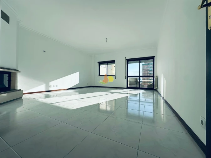 Apartamento T4 para Arrendamento em Buarcos Foto 18