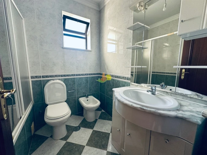 Apartamento T4 para Arrendamento em Buarcos Foto 28