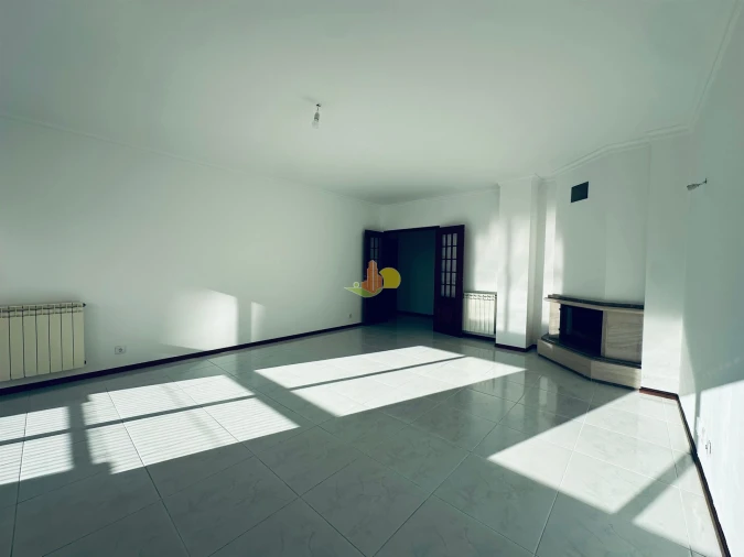 Apartamento T4 para Arrendamento em Buarcos Foto 14