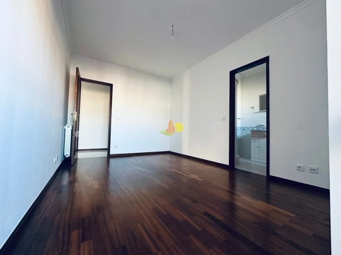 Apartamento T4 para Arrendamento em Buarcos Foto 7
