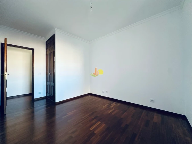 Apartamento T4 para Arrendamento em Buarcos Foto 23