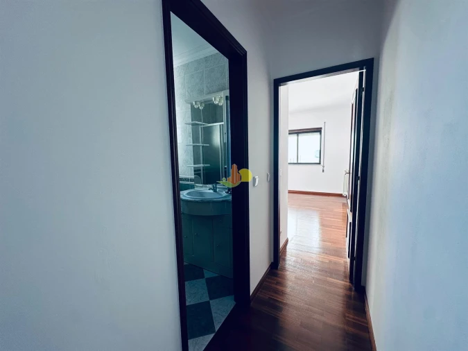 Apartamento T4 para Arrendamento em Buarcos Foto 32