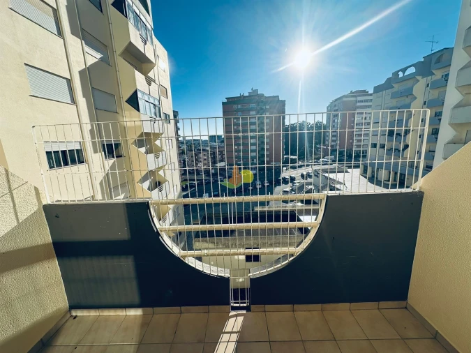 Apartamento T4 para Arrendamento em Buarcos Foto 16