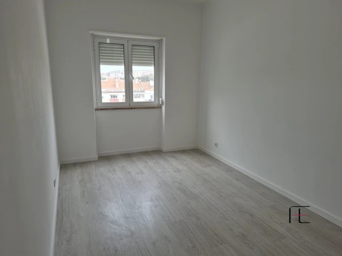 Apartamento T3 para Venda em Venteira Foto 11