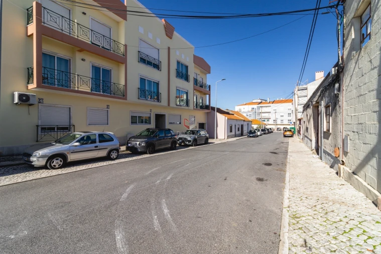 Apartamento T4 para Venda em Pinhal Novo Foto 34