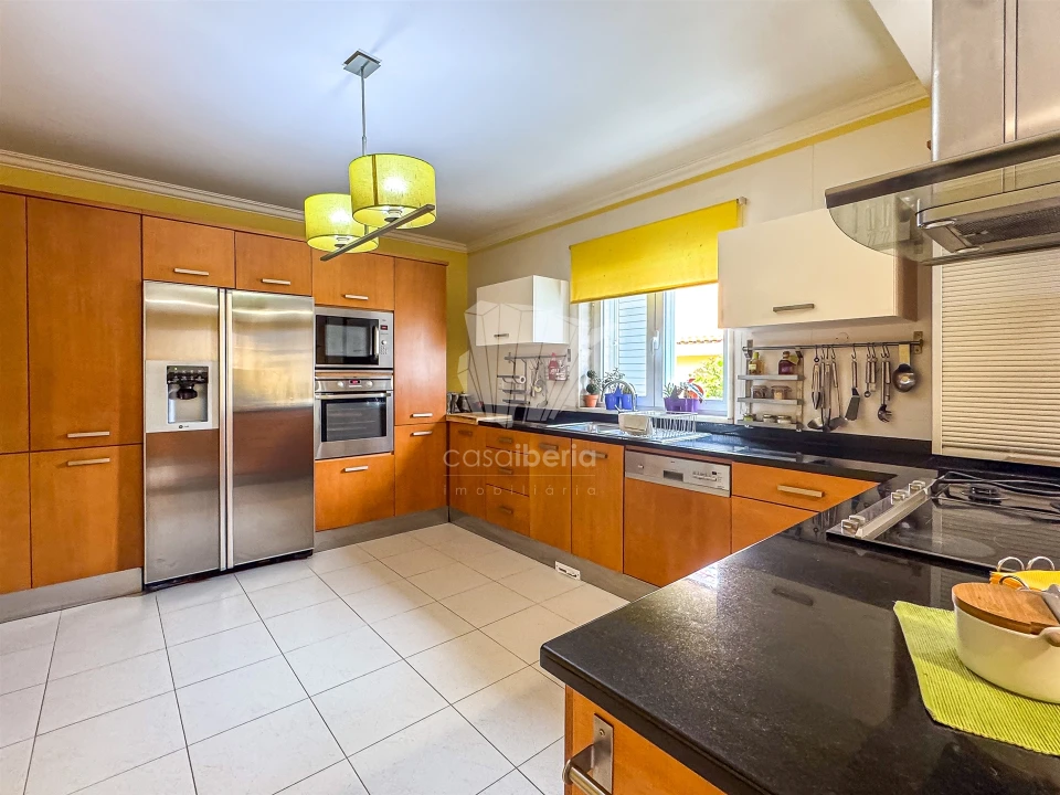 Moradia T4 para Venda em Alcabideche Foto 4