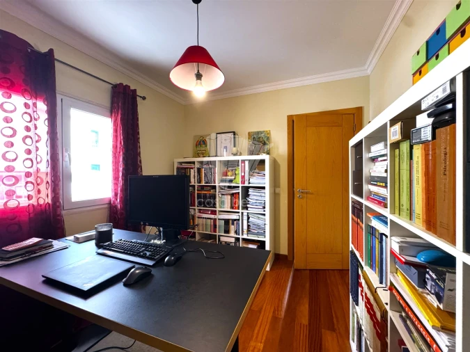 Moradia T4 para Venda em Alcabideche Foto 30