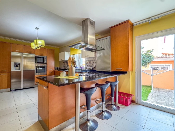 Moradia T4 para Venda em Alcabideche Foto 6