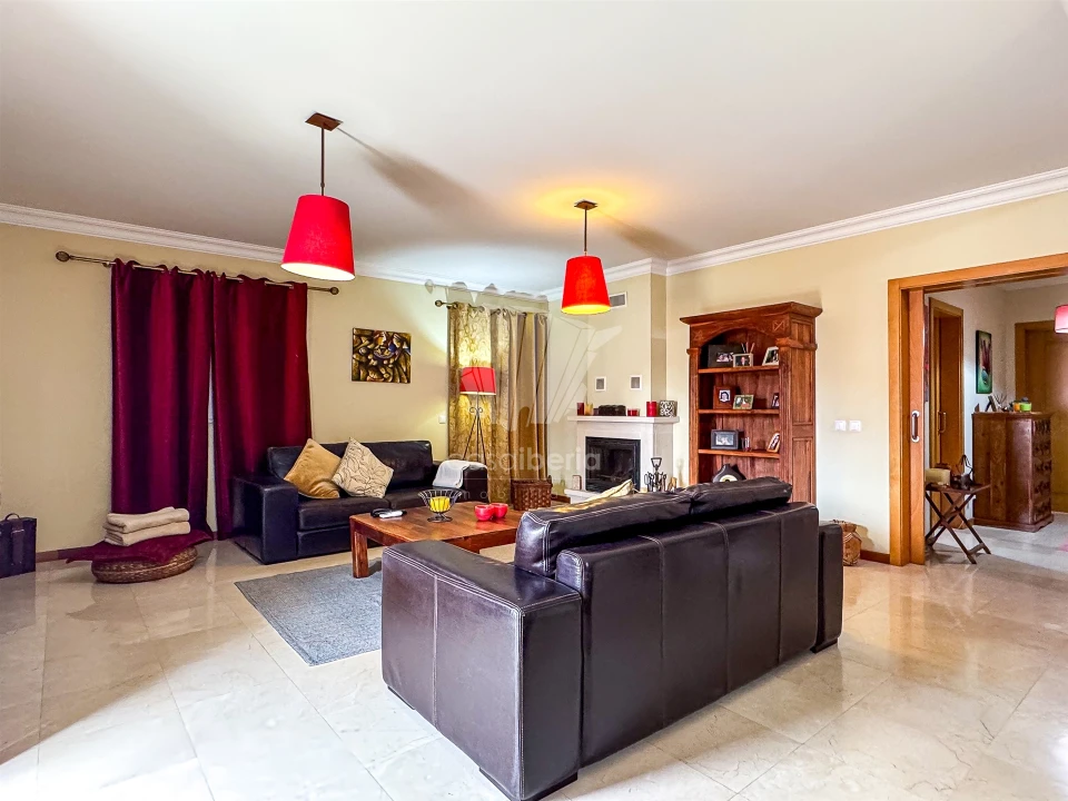 Moradia T4 para Venda em Alcabideche Foto 10