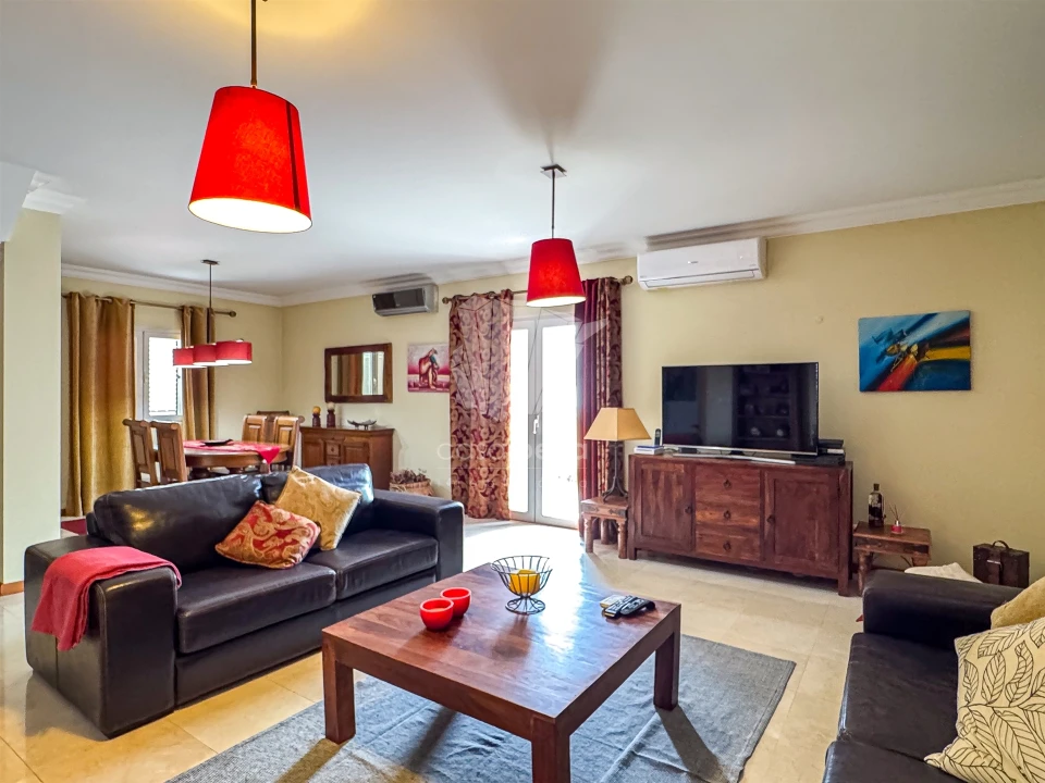 Moradia T4 para Venda em Alcabideche Foto 8