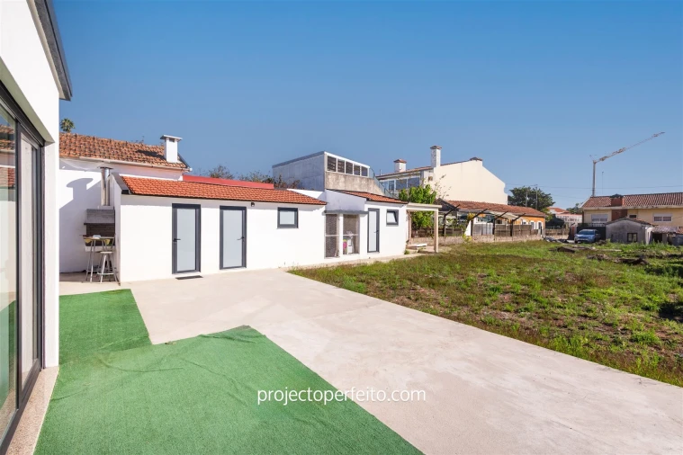 Moradia T3 para Venda em São Felix da Marinha Foto 11