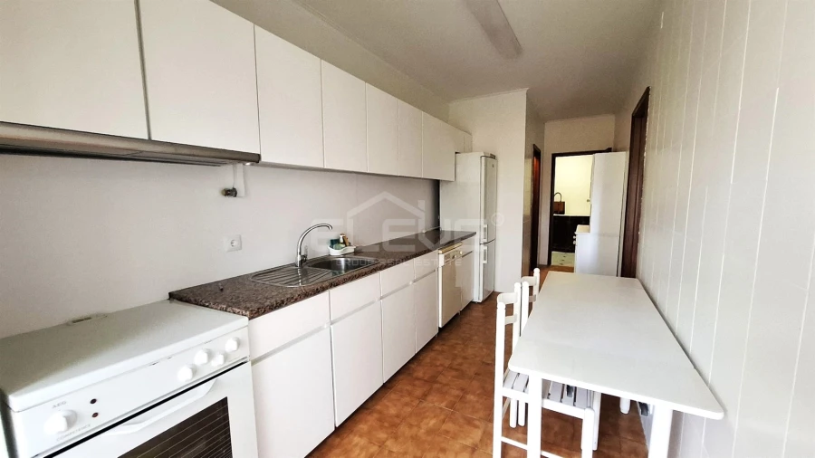 Apartamento T3 para Arrendamento em Santa Marinha e São Pedro da Afurada Foto 4