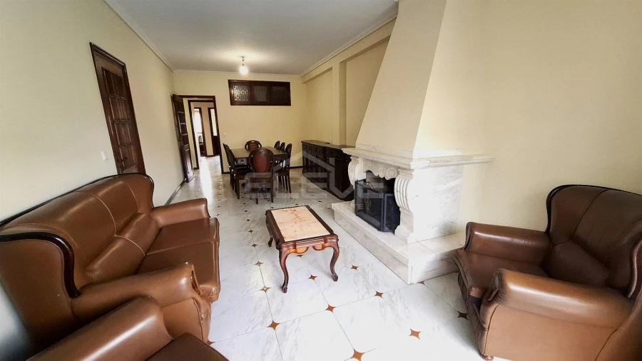 Apartamento T3 para Arrendamento em Santa Marinha e São Pedro da Afurada Foto 2