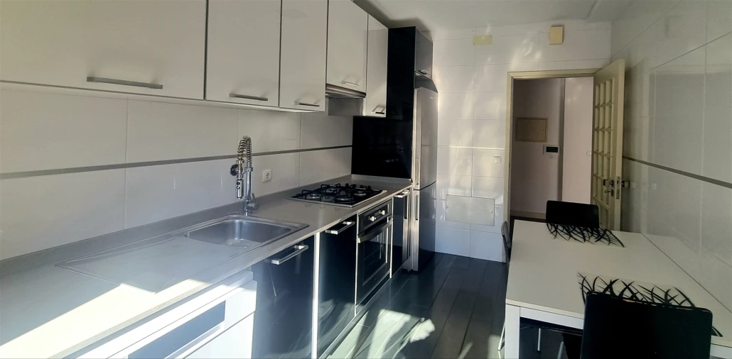Apartamento T2 para Arrendamento em Santo Antonio dos Olivais Foto 10