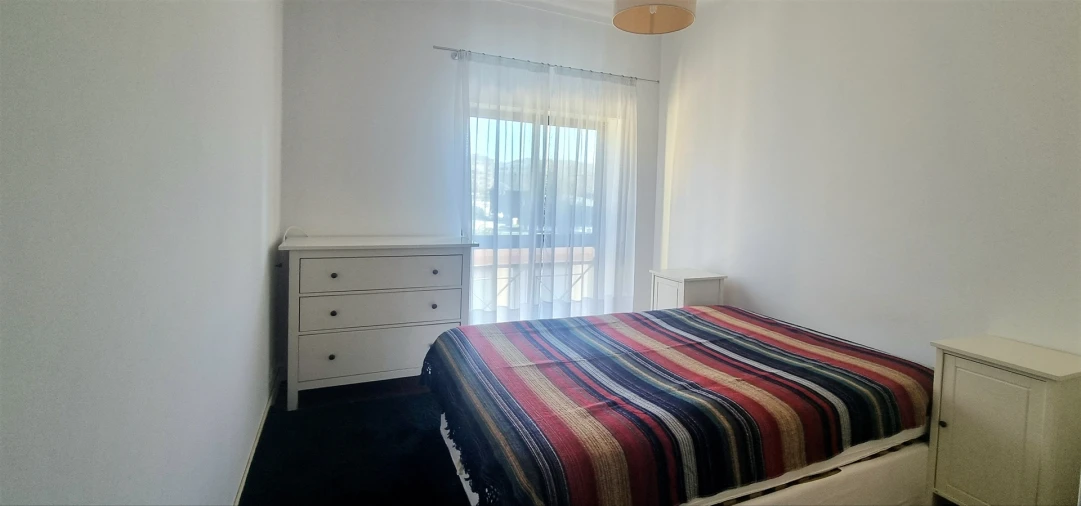 Apartamento T2 para Arrendamento em Santo Antonio dos Olivais Foto 21