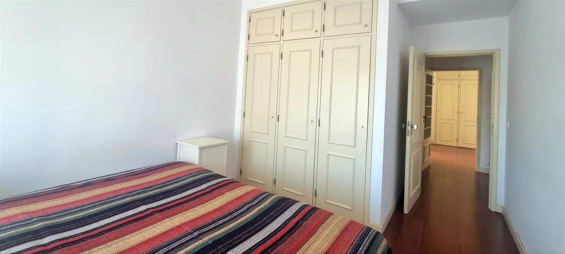 Apartamento T2 para Arrendamento em Santo Antonio dos Olivais Foto 22