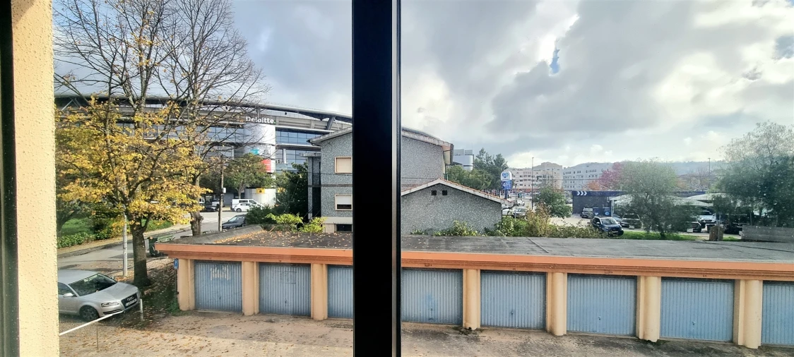 Apartamento T2 para Arrendamento em Santo Antonio dos Olivais Foto 26