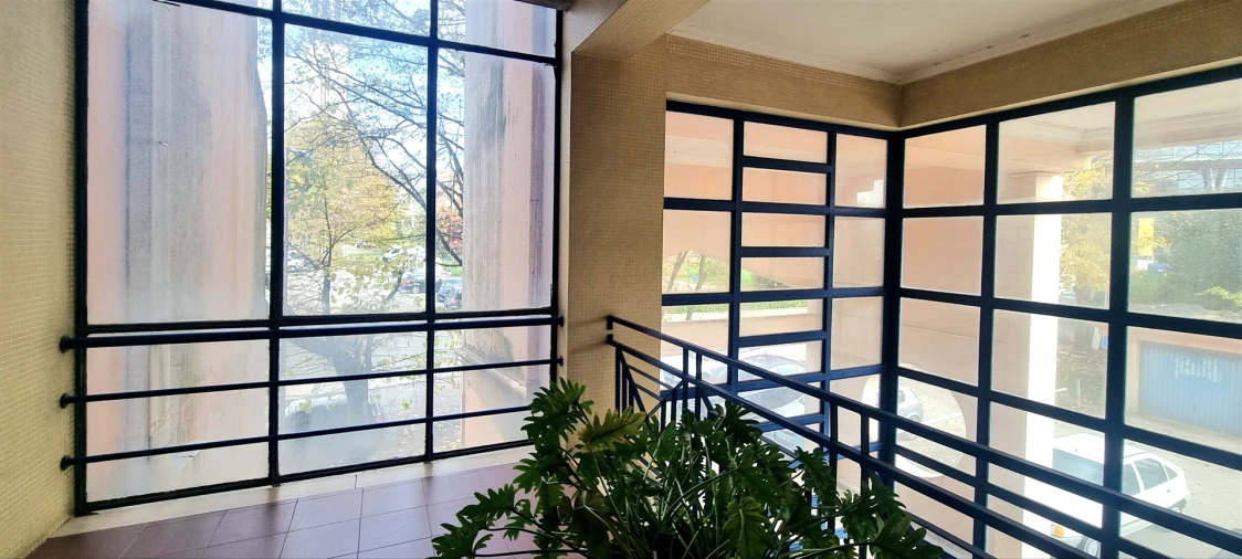 Apartamento T2 para Arrendamento em Santo Antonio dos Olivais Foto 3