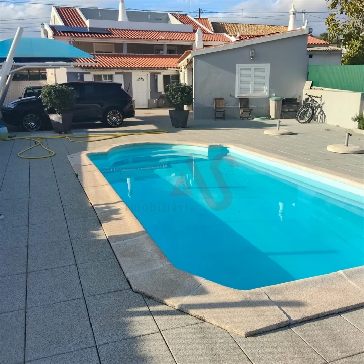 Moradia T3 para Venda em Albufeira e Olhos de Água Foto 1