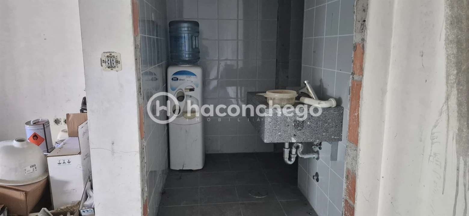 Loja para Arrendamento em Barcelos, V.Boa, V.Frescainha Foto 8