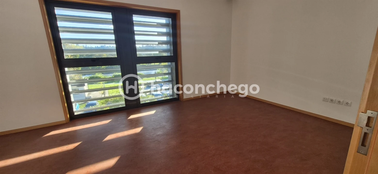 Loja para Arrendamento em Barcelos, V.Boa, V.Frescainha Foto 14