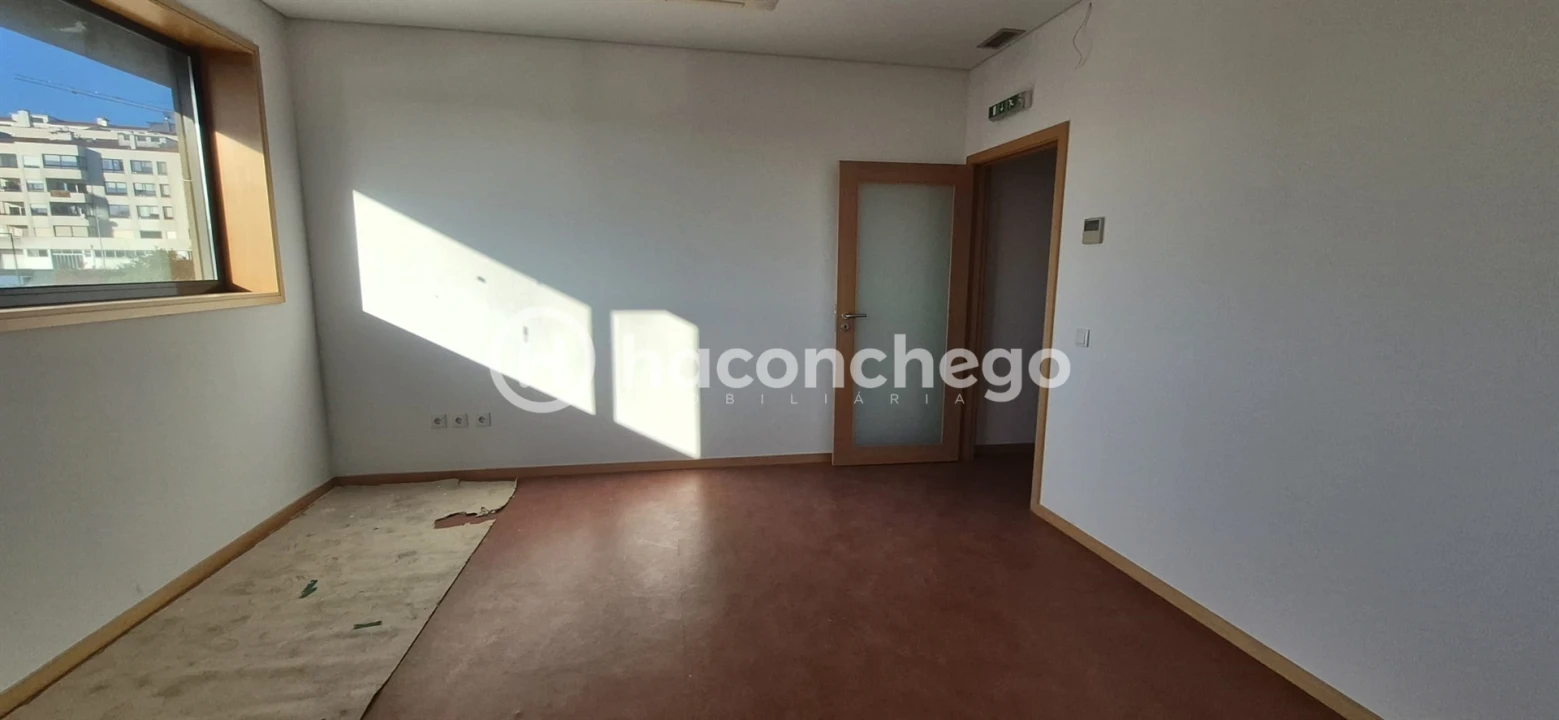 Loja para Arrendamento em Barcelos, V.Boa, V.Frescainha Foto 21