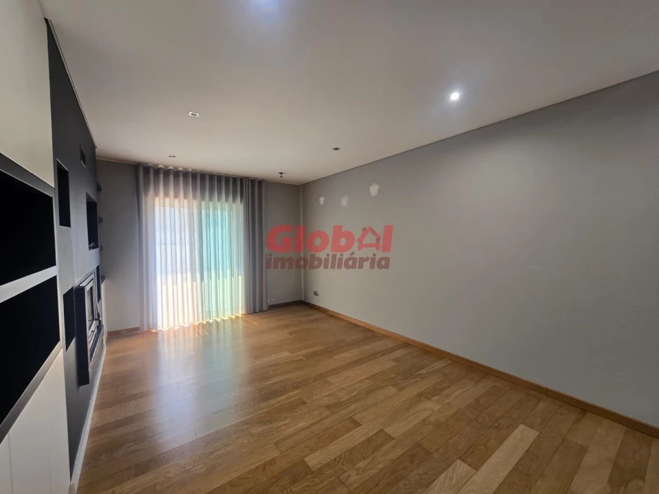 Apartamento T1 para Venda em Viseu Foto 3