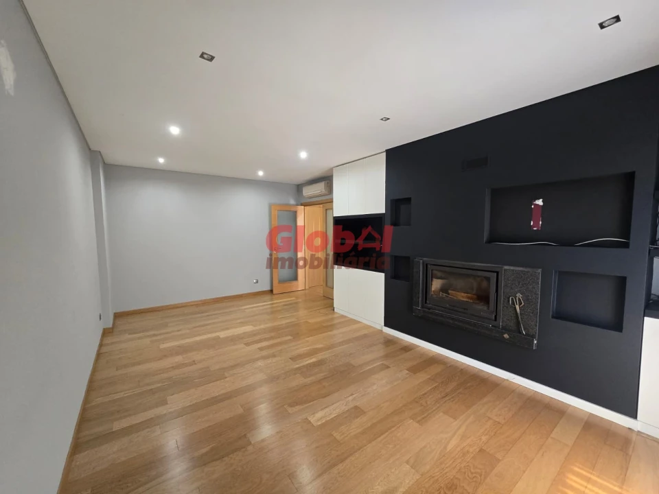 Apartamento T1 para Venda em Viseu Foto 1
