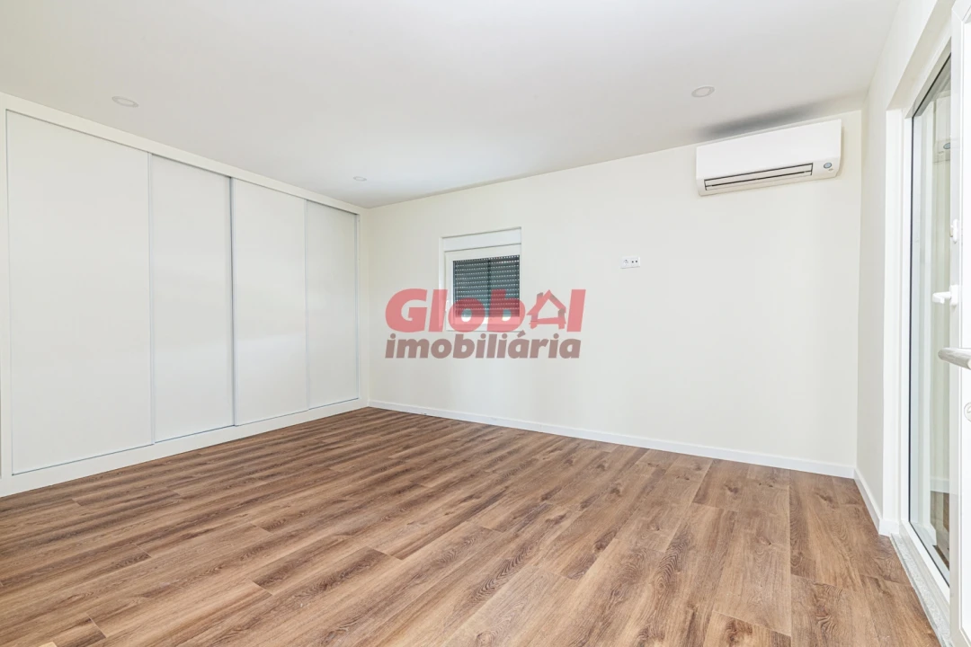 Moradia T3 para Venda em Couto de Baixo e Couto de Cima Foto 7
