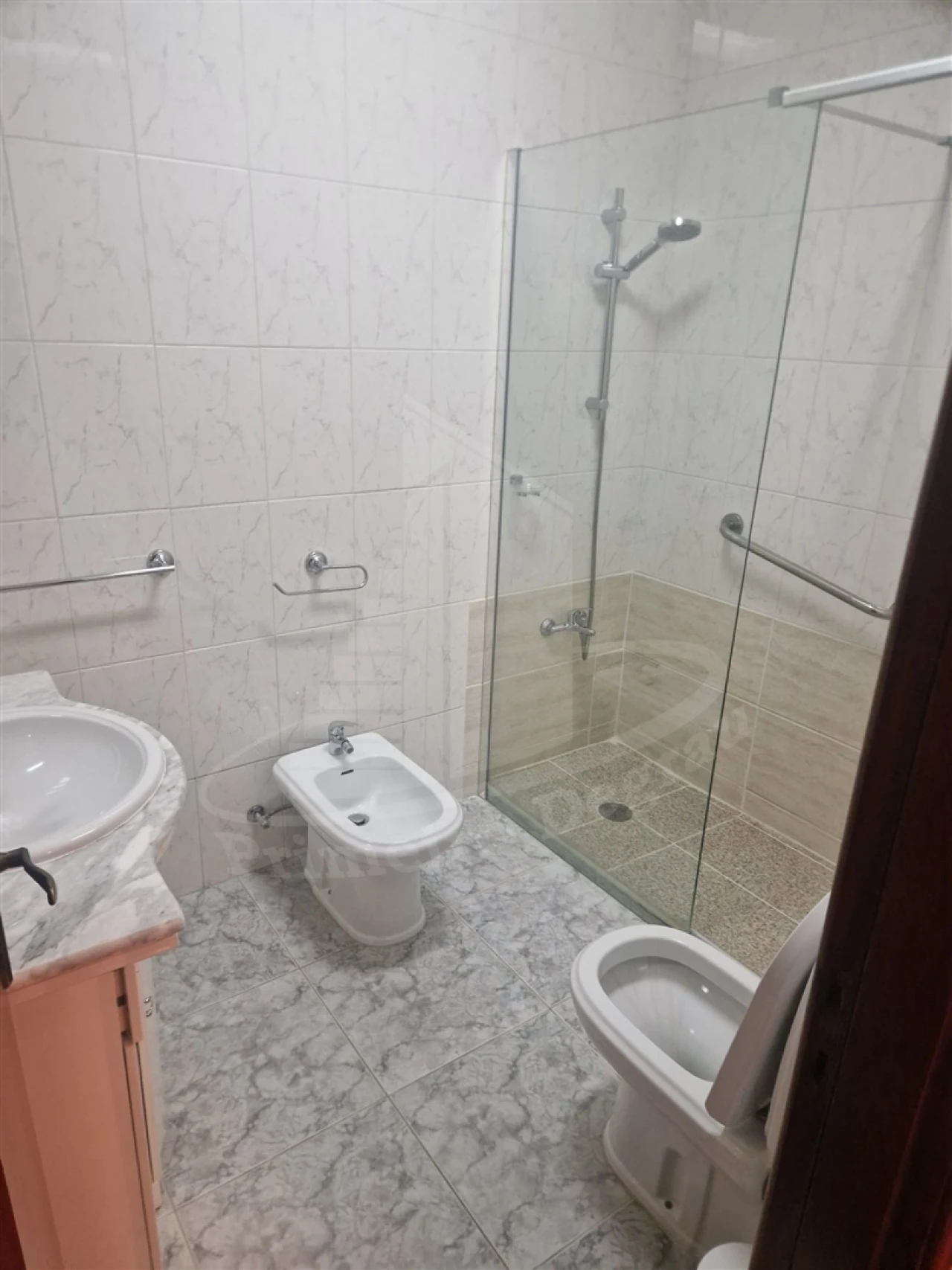 Moradia T3 para Arrendamento em Caldelas Foto 11