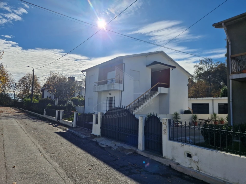 Moradia T3 para Arrendamento em Caldelas Foto 18