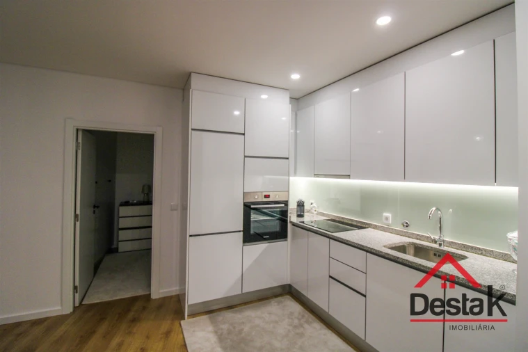 Apartamento T1 para Arrendamento em Abraveses Foto 3