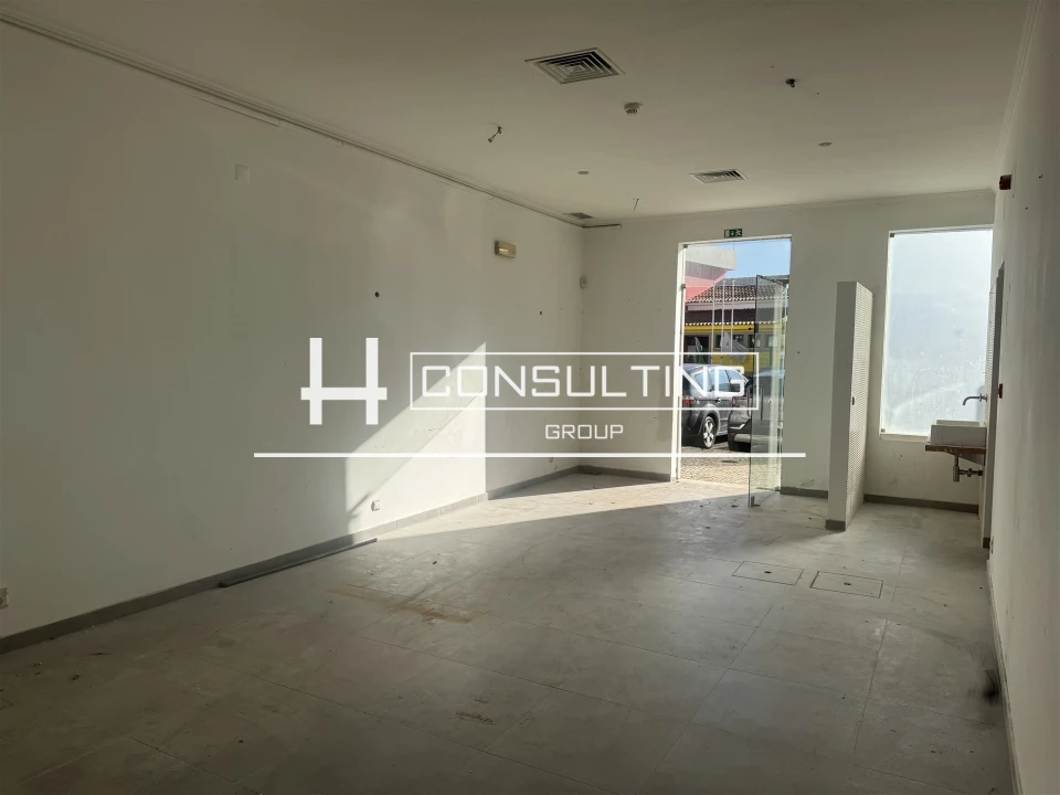 Loja para Arrendamento em Barcarena Foto 14