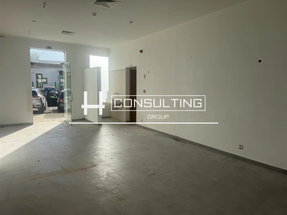 Loja para Arrendamento em Barcarena Foto 18