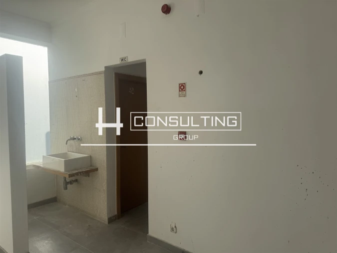 Loja para Arrendamento em Barcarena Foto 15