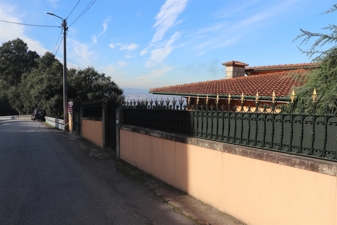 Moradia T5 para Venda em Santo Tirso, Couto (Santa Cristina e São Miguel) e Burgães Foto 3