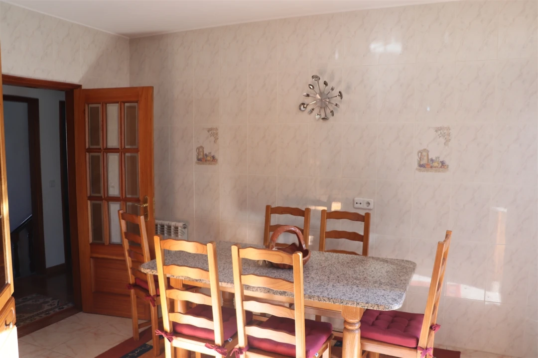 Moradia T5 para Venda em Santo Tirso, Couto (Santa Cristina e São Miguel) e Burgães Foto 9