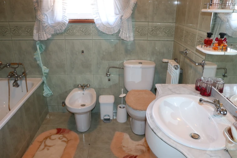 Moradia T5 para Venda em Santo Tirso, Couto (Santa Cristina e São Miguel) e Burgães Foto 11